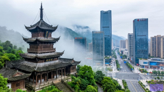 三国文化在现代都市的交融之地，张飞庙与云阳新城